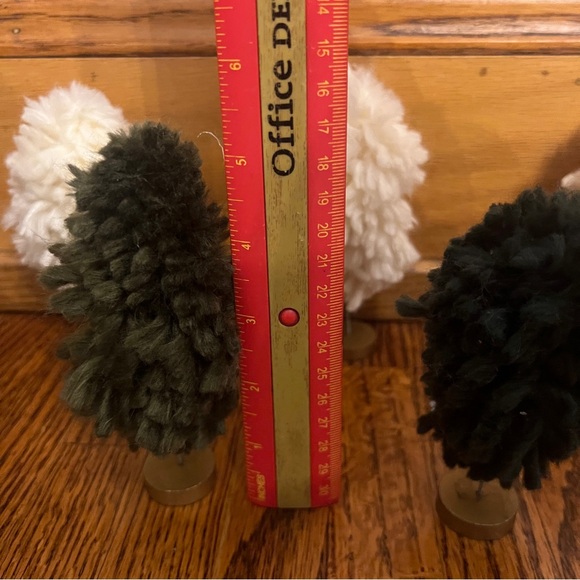 Set of 7 Green and Off white Target Bulleseye Fuzzy Sherpa trees 5.5” tall - Picture 9 of 9